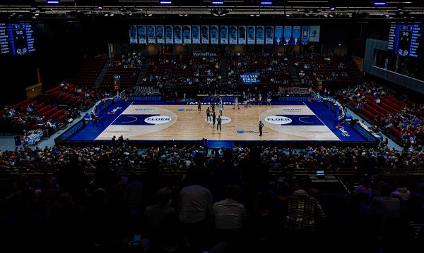 Floer Donar Basketbal Vloer Sponsor Banner