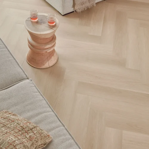 Mon sol en PVC se décolle : quelles peuvent être les causes ?