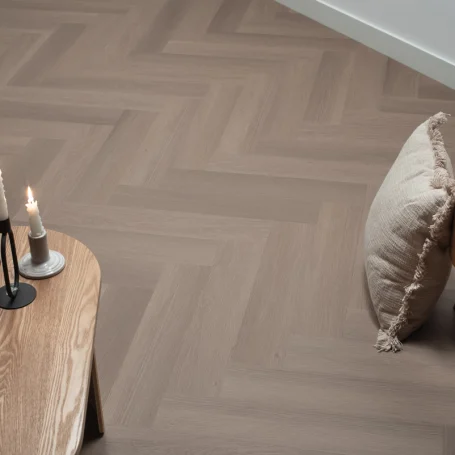 PVC-à-Bâton-Rompu-Floer-Chêne-Greige-ambiance-stand