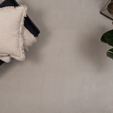 PVC-à-Clic-en-Carrelage-Floer-Béton-Greige-ambiance-topwdown
