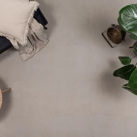 PVC-à-Clic-en-Carrelage-Floer-Béton-Greige-ambiance-topwdown-grand